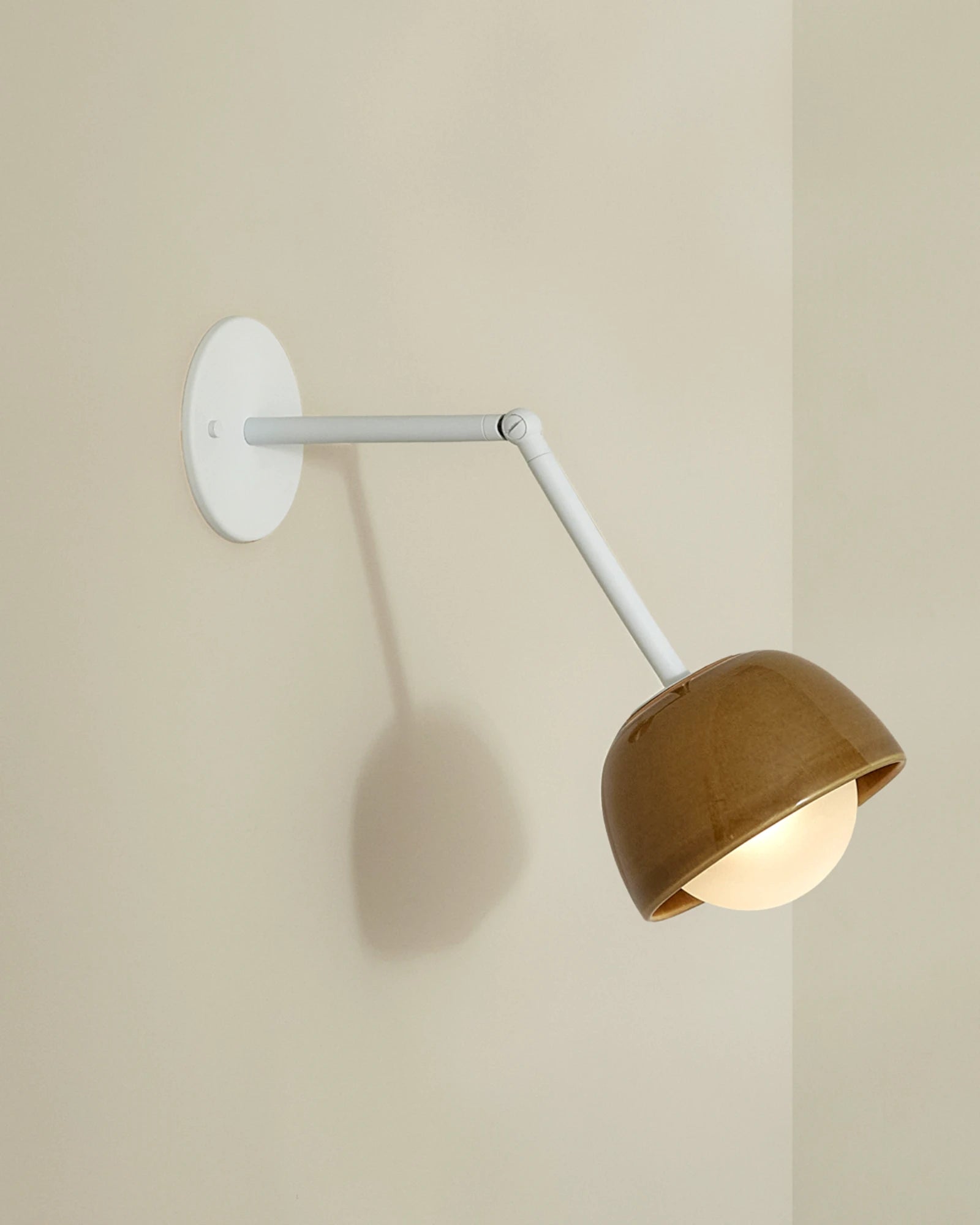 Terra 0 Long Arm Wall Light