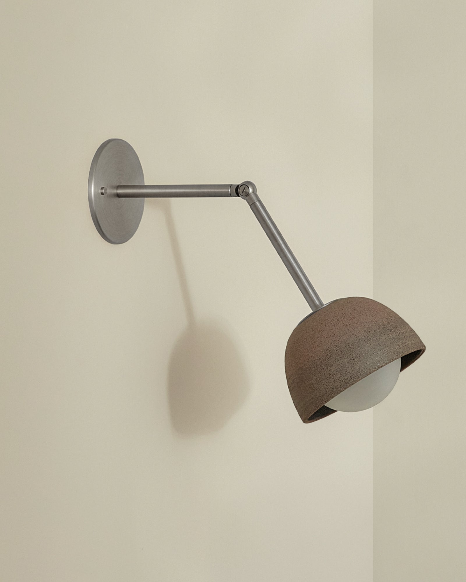 Terra 0 Long Arm Wall Light