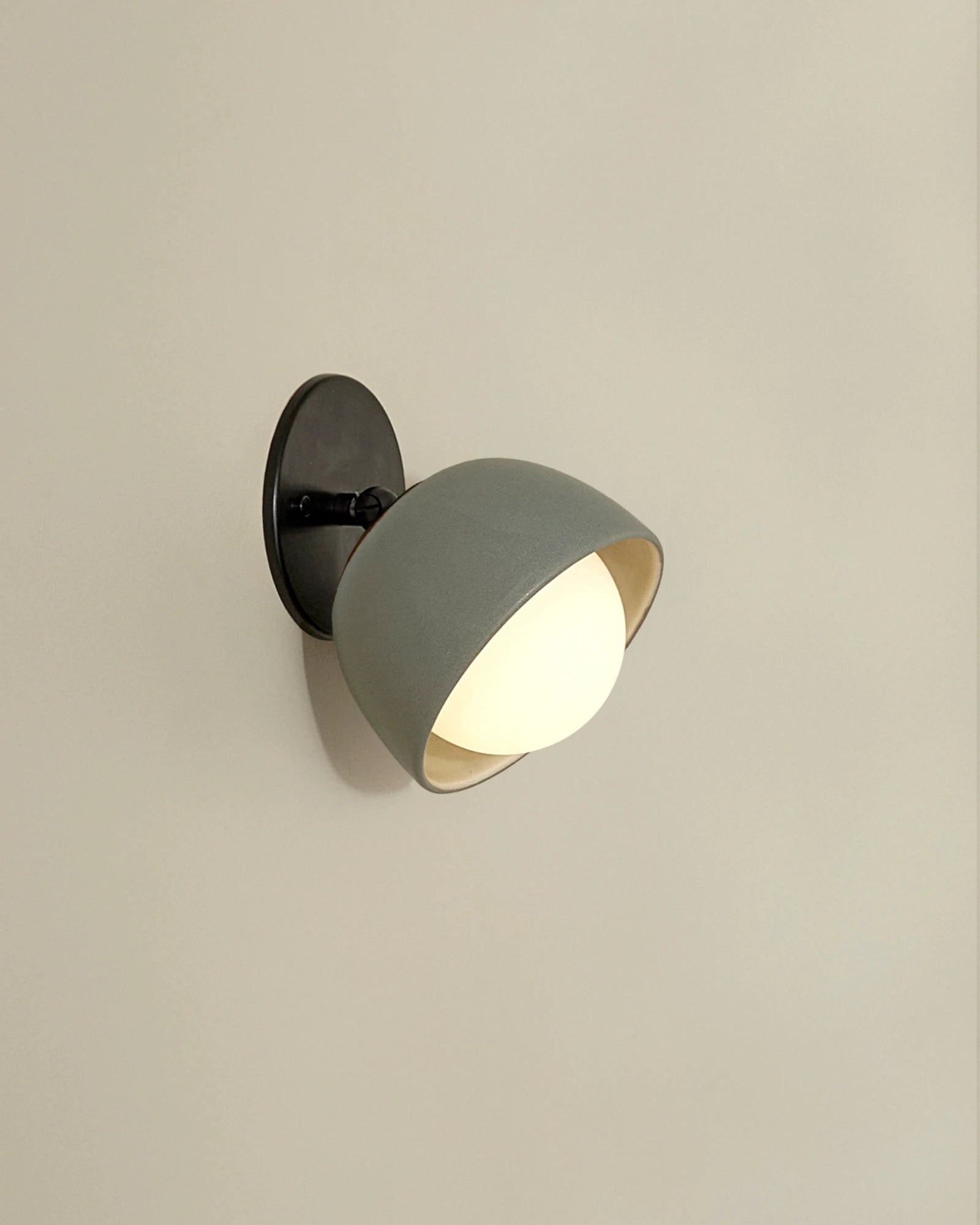 Terra 0 Wall Light