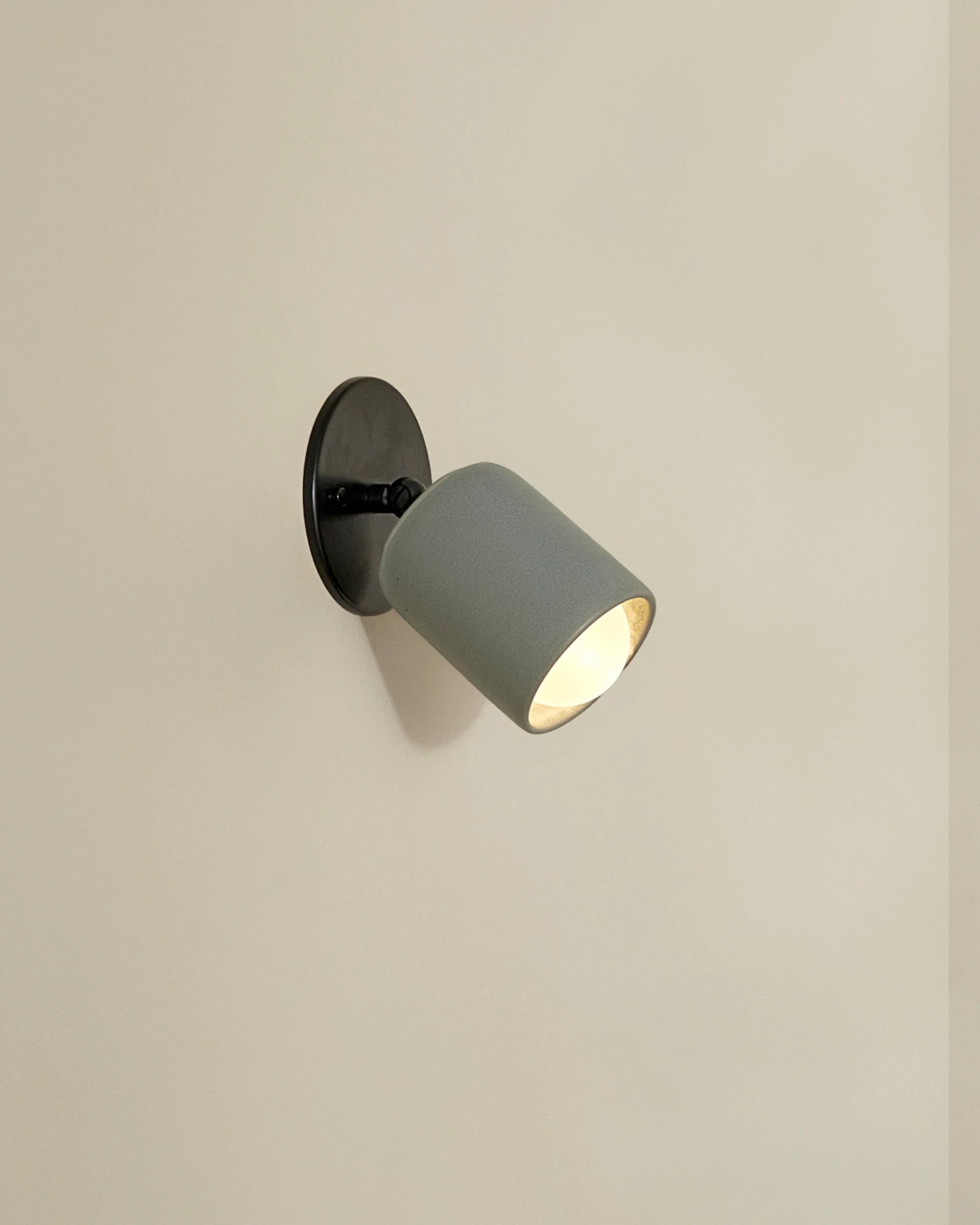 Terra 1 Short Arm Wall Light