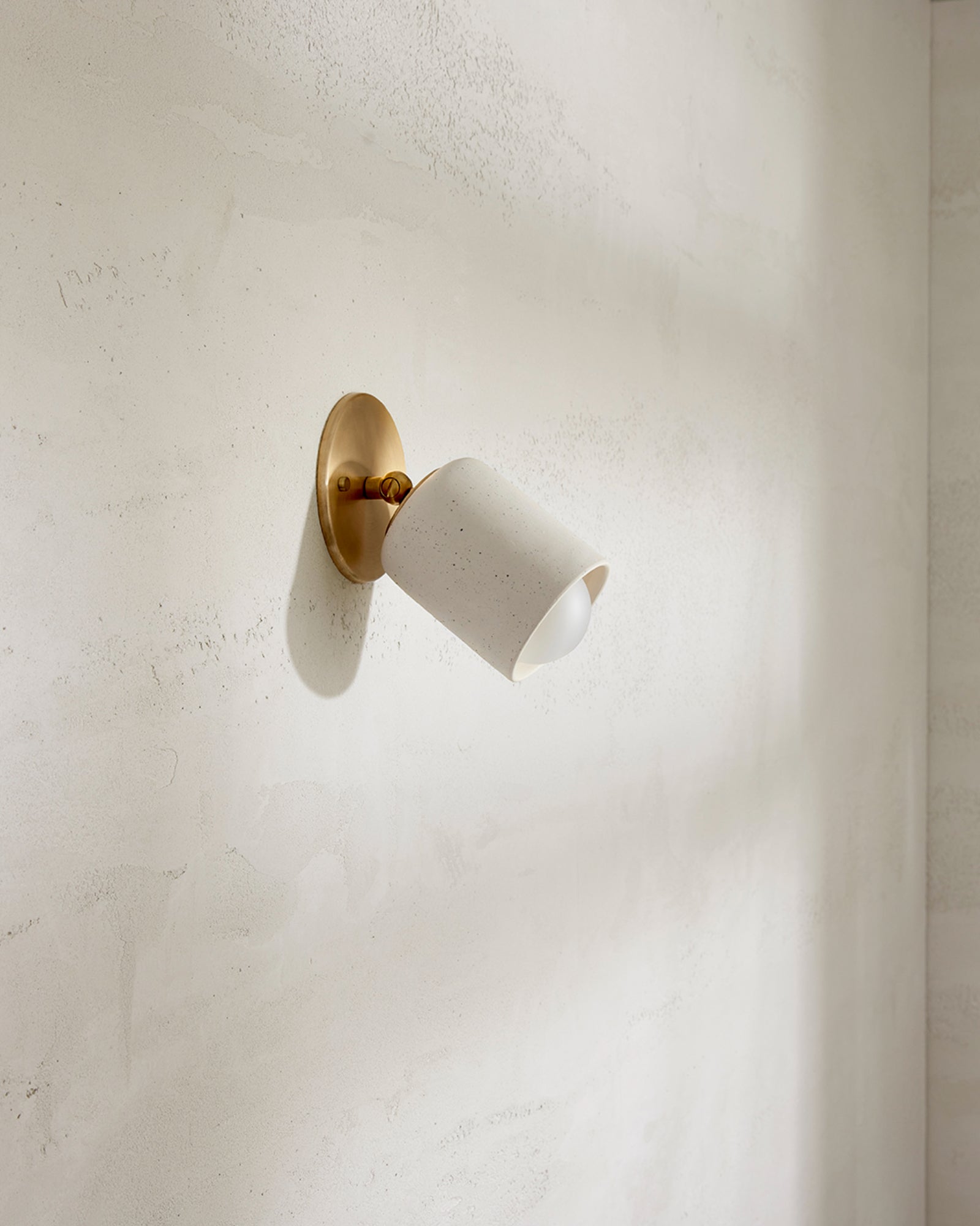 Terra 1 Short Arm Wall Light