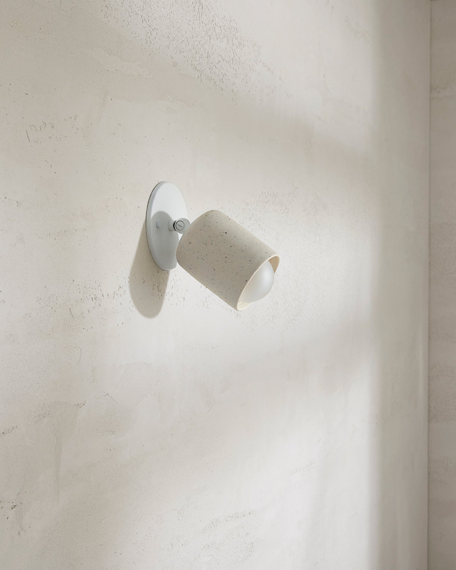 Terra 1 Short Arm Wall Light