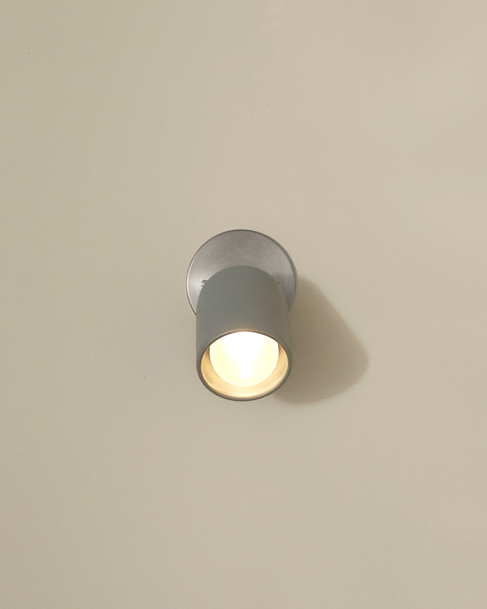 Terra 1 Short Arm Wall Light