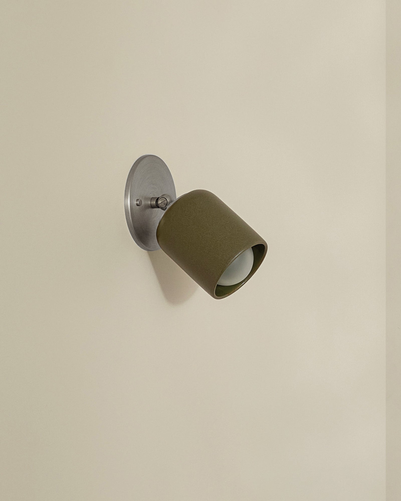 Terra 1 Short Arm Wall Light