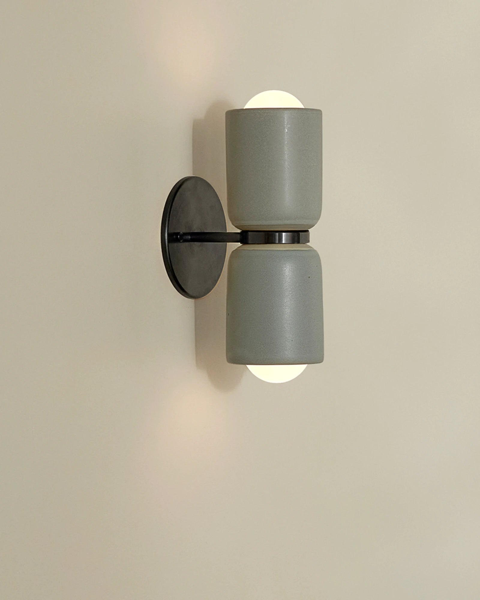 Terra 2 Wall Light