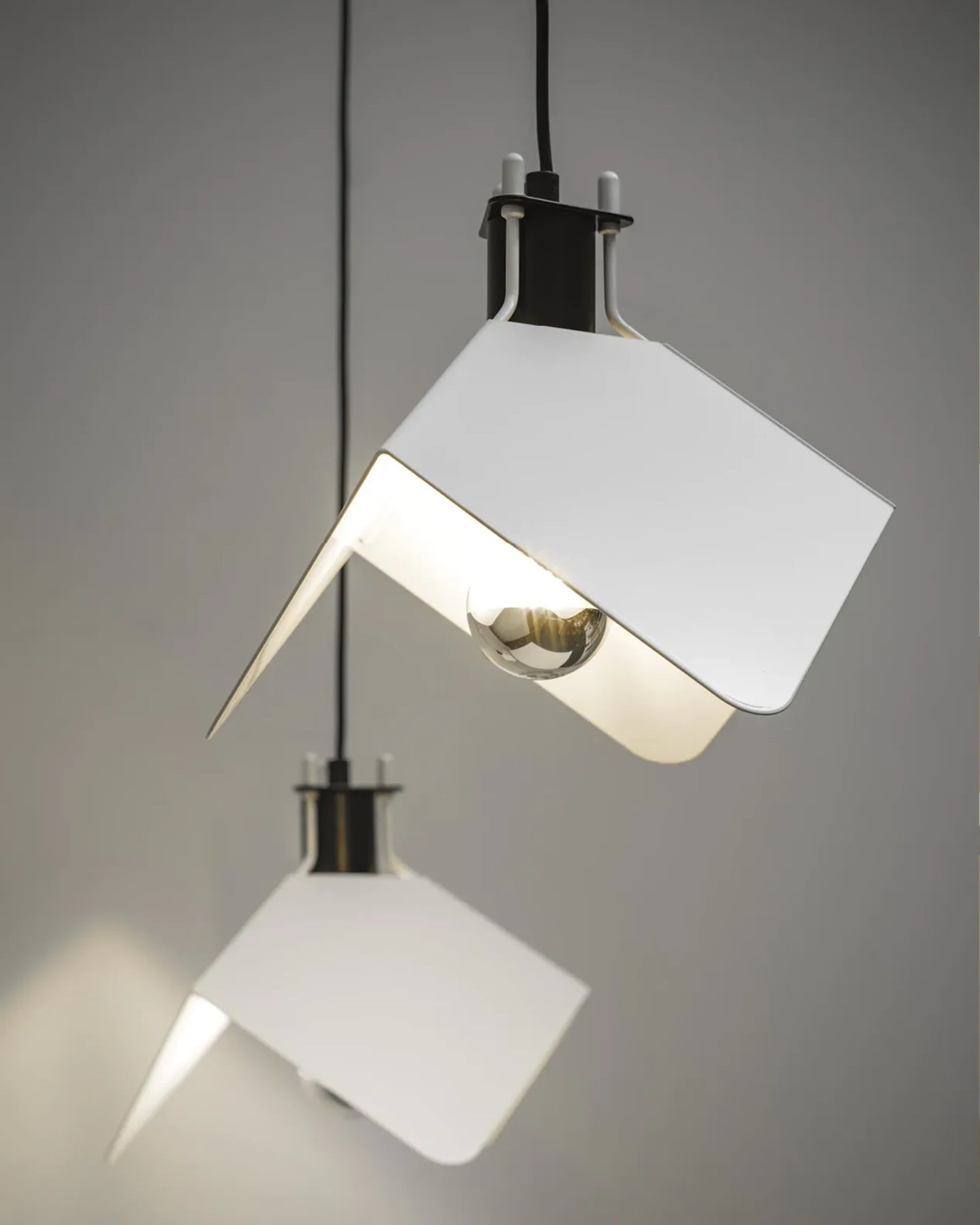 Triedro Pendant Light