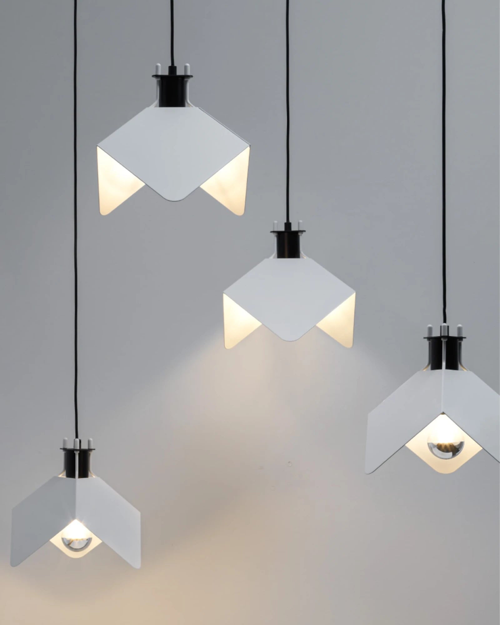 Triedro Pendant Light