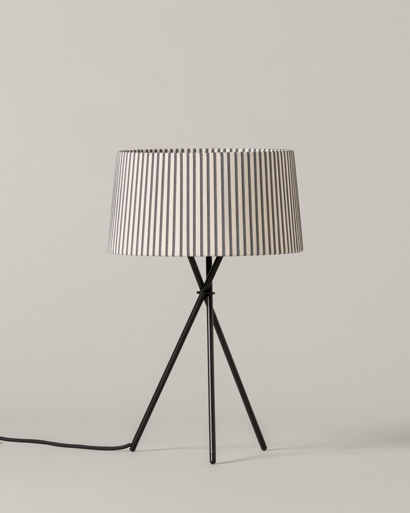 Trípode M3 Table Lamp