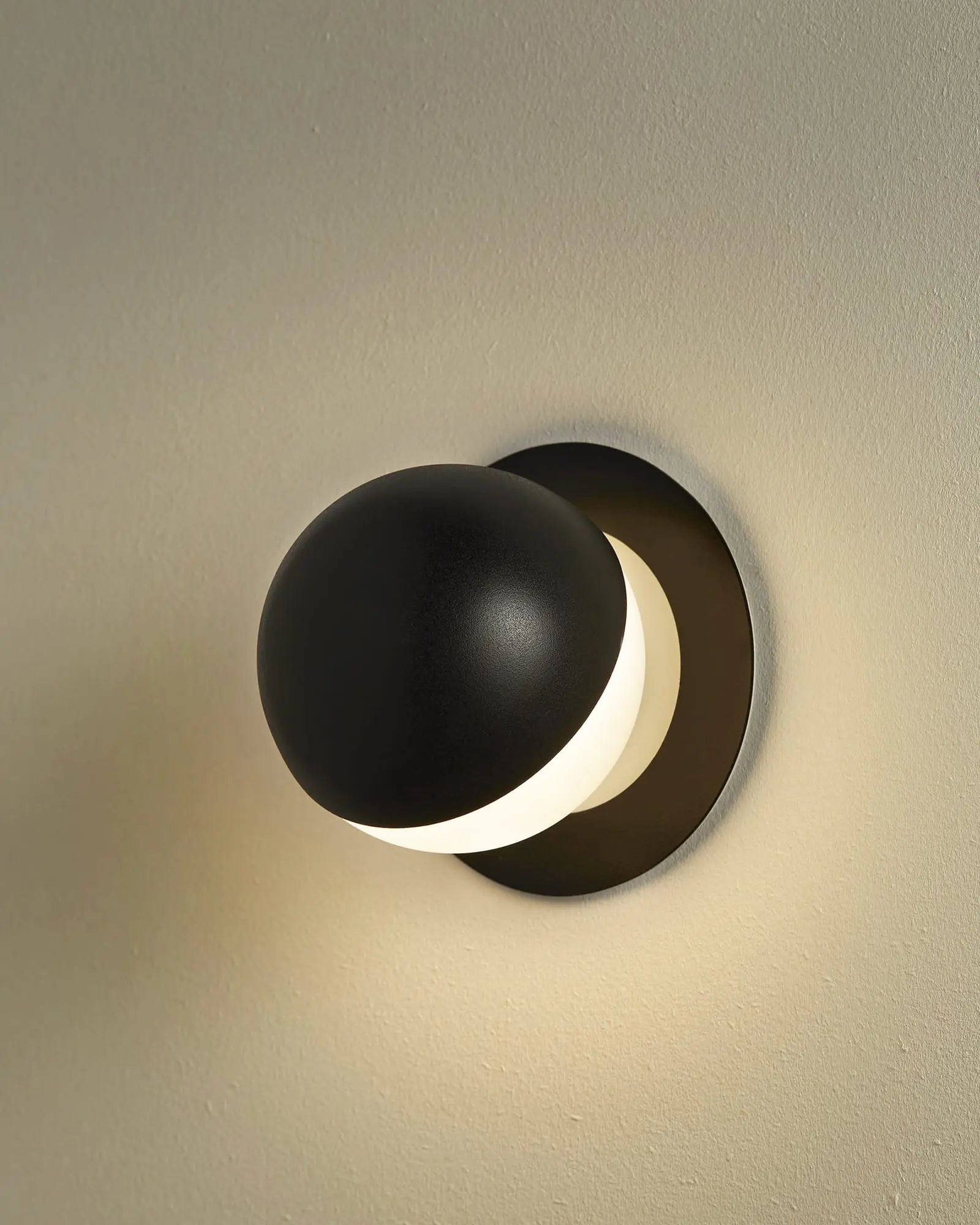 Alfi 45¬∞ hat orb opal and black wall light