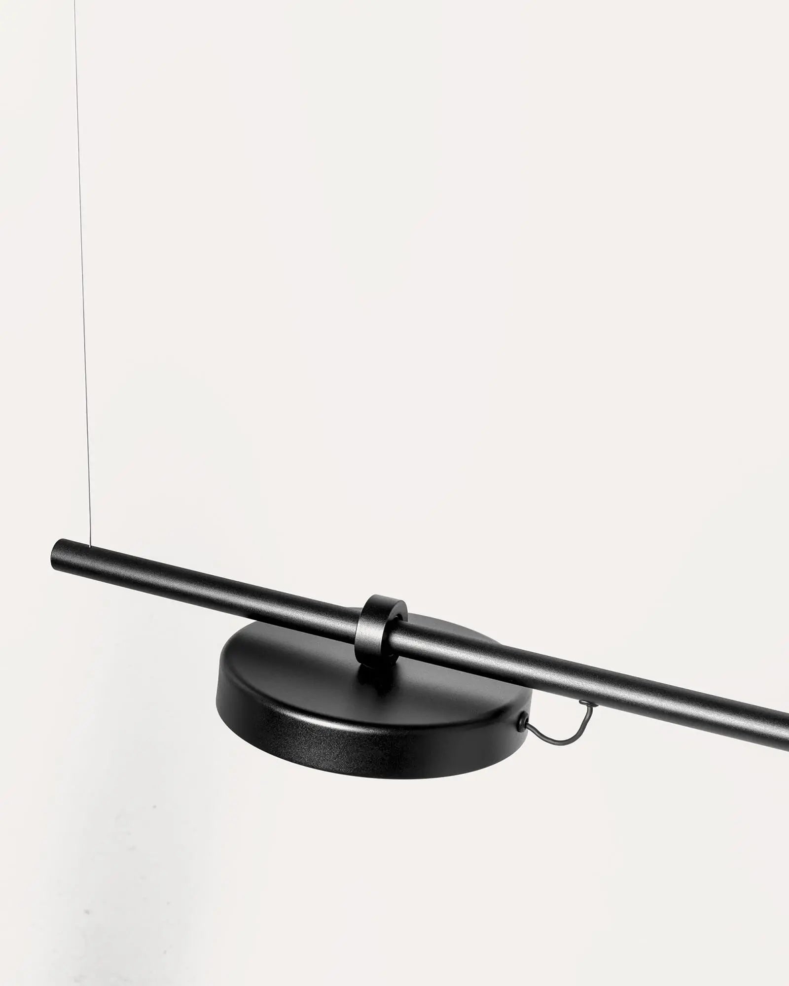 Aro Linear pendant light detail