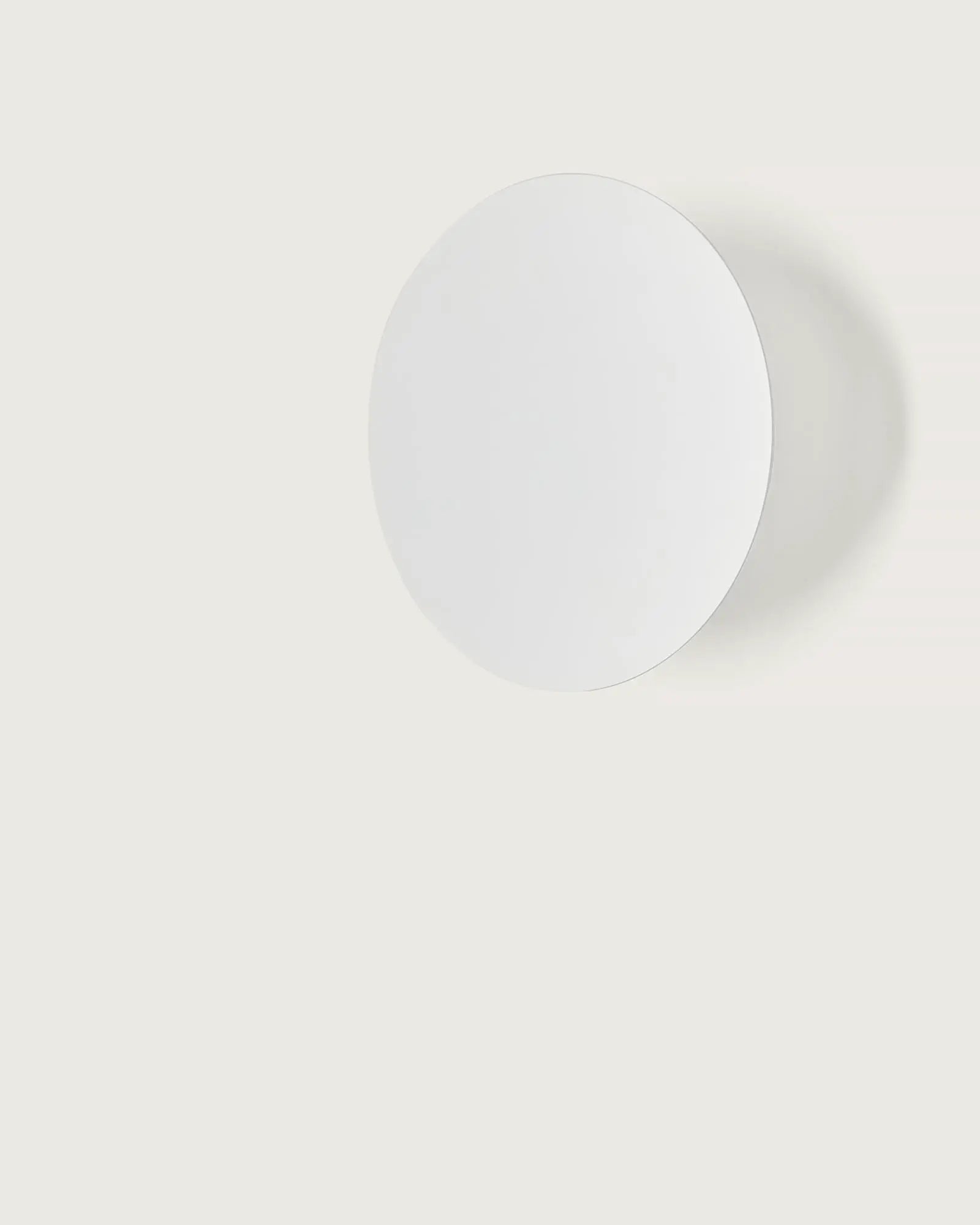 Bot minimalistic circle wall light white