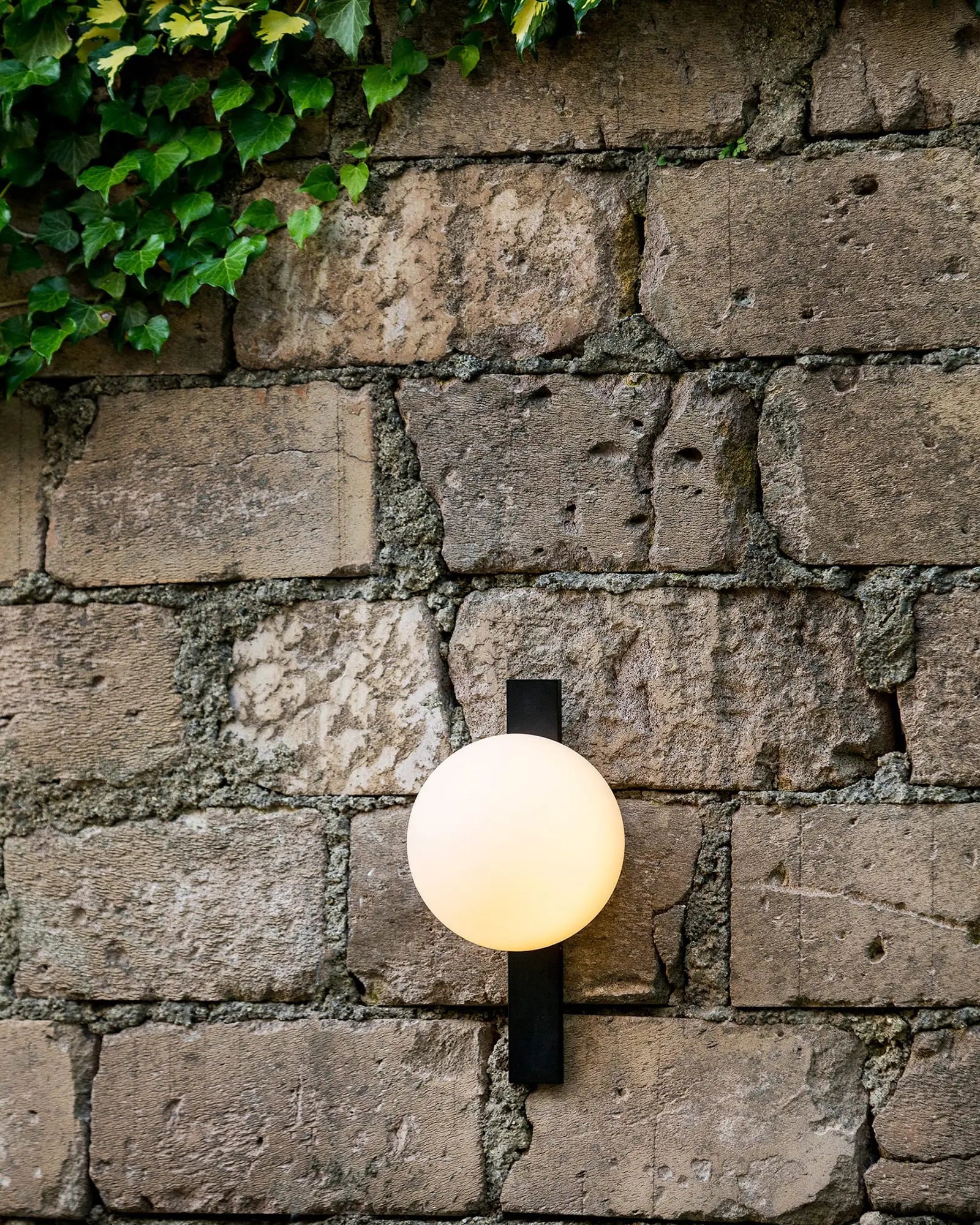 Circ outdoor wall light