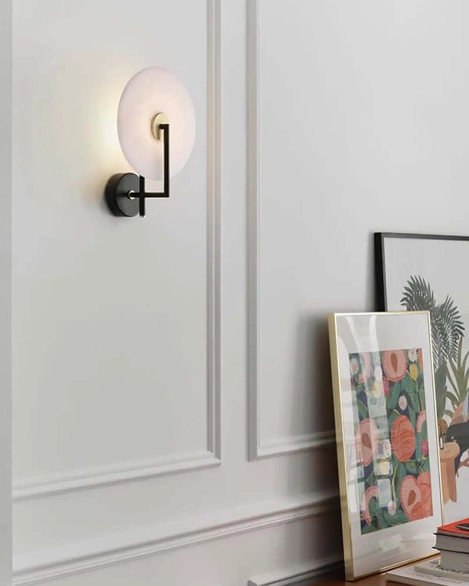 Erto Wall light minimalistic disc shade