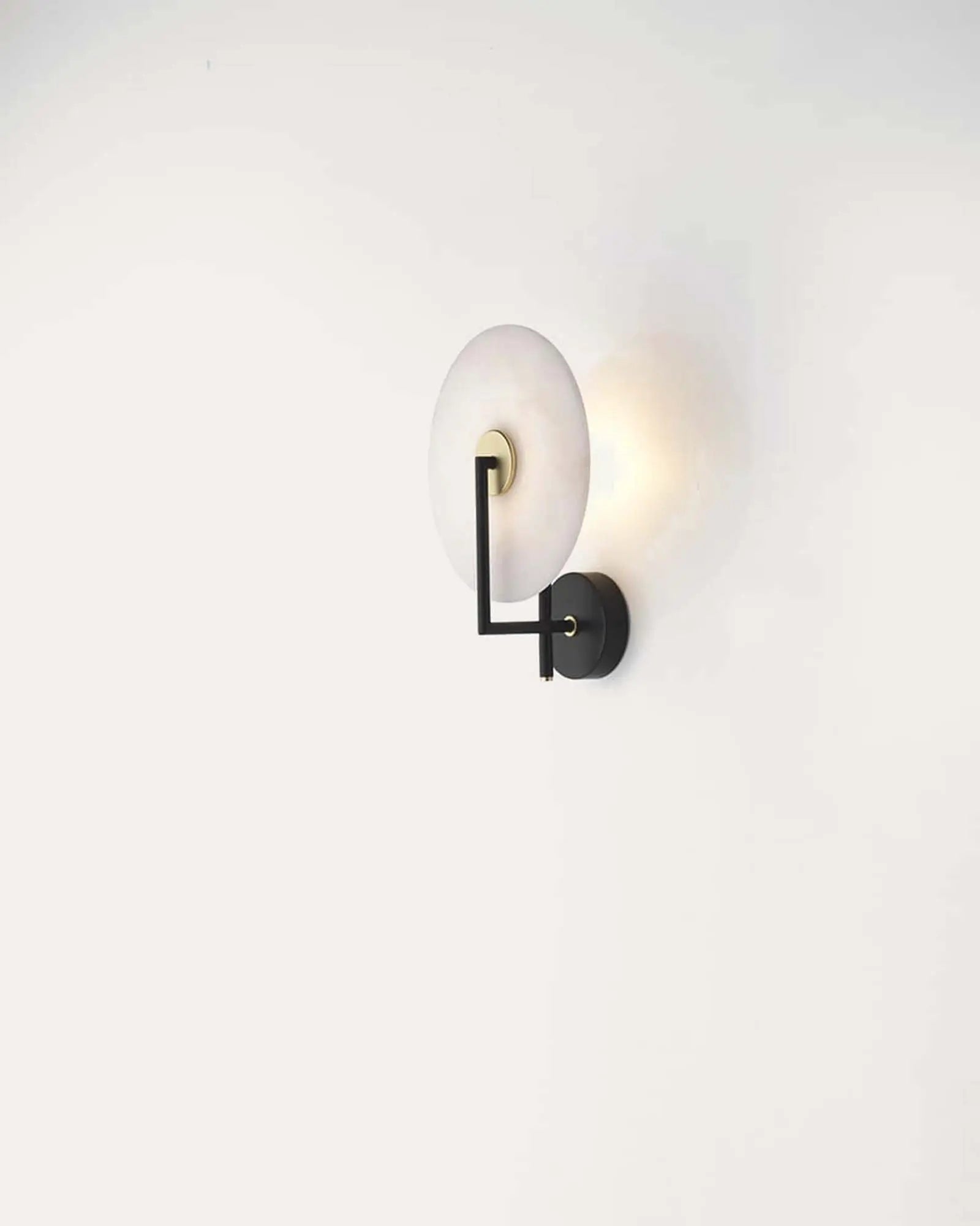 Erto Wall light minimalistic disc shade