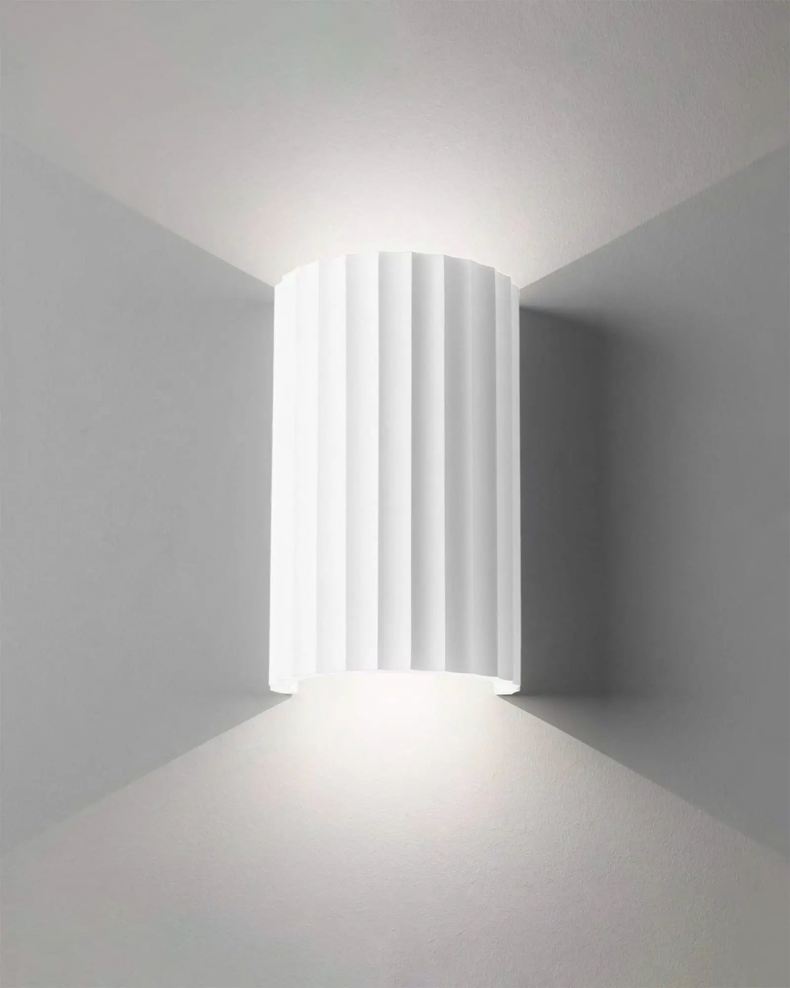 Kymi contemporary architectural wall light