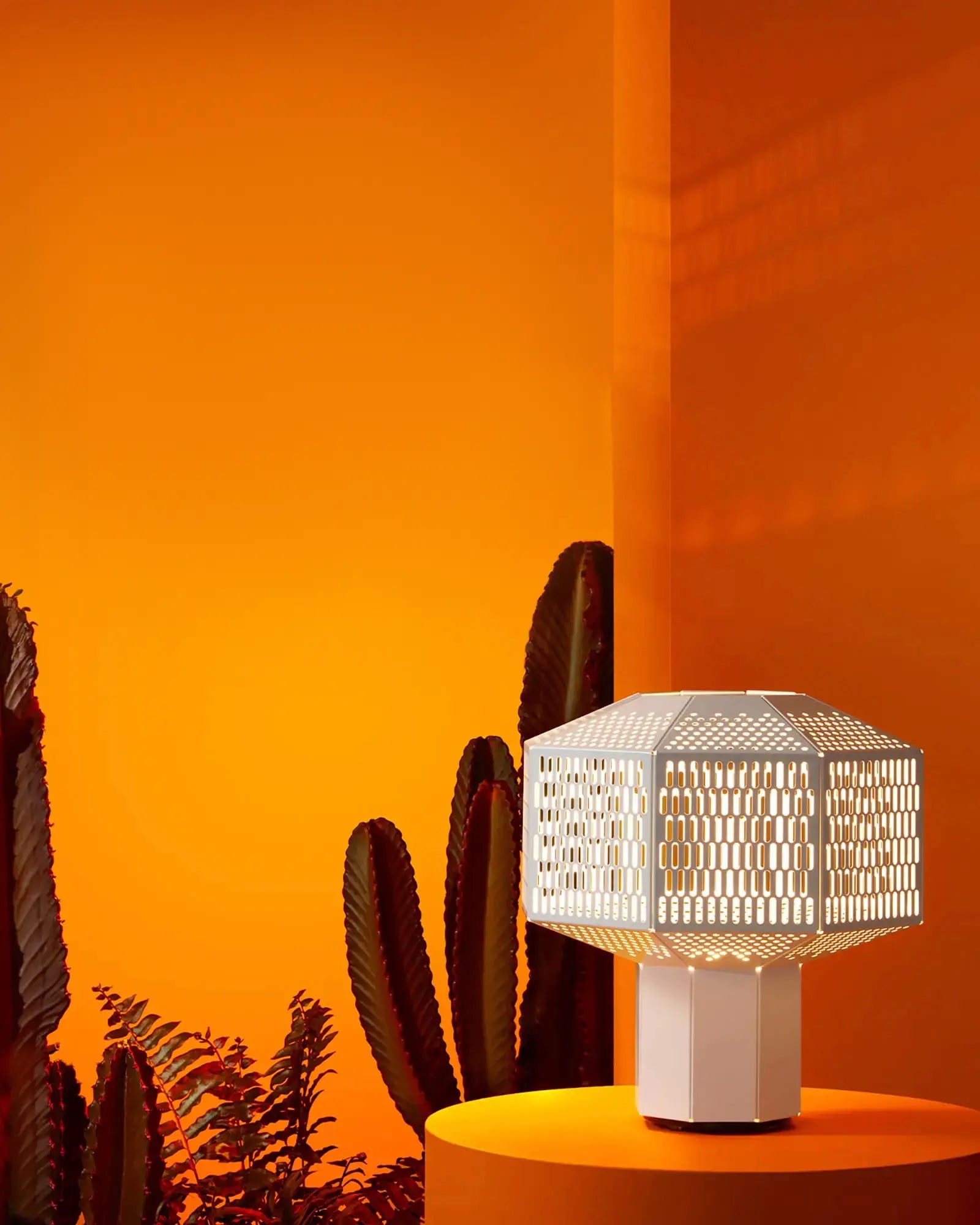 Kartell best sale orange lamp