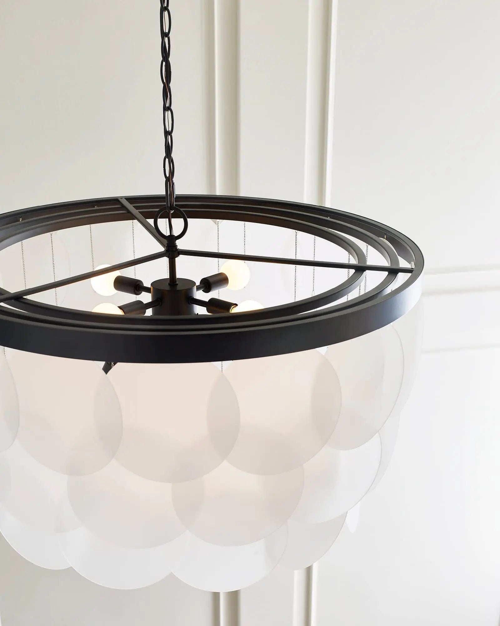 Mellita Traditional pendant light 