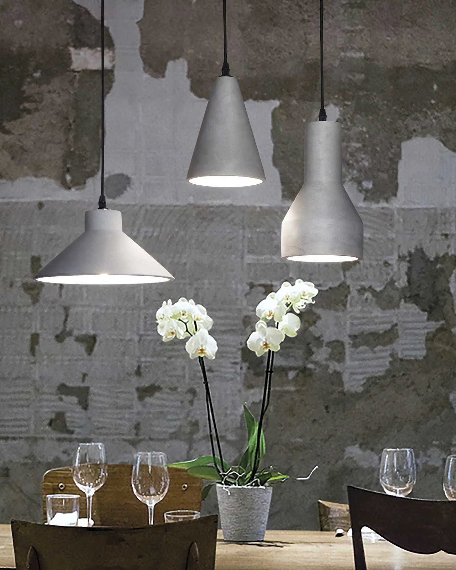 Oil Pendant light cluster above the table