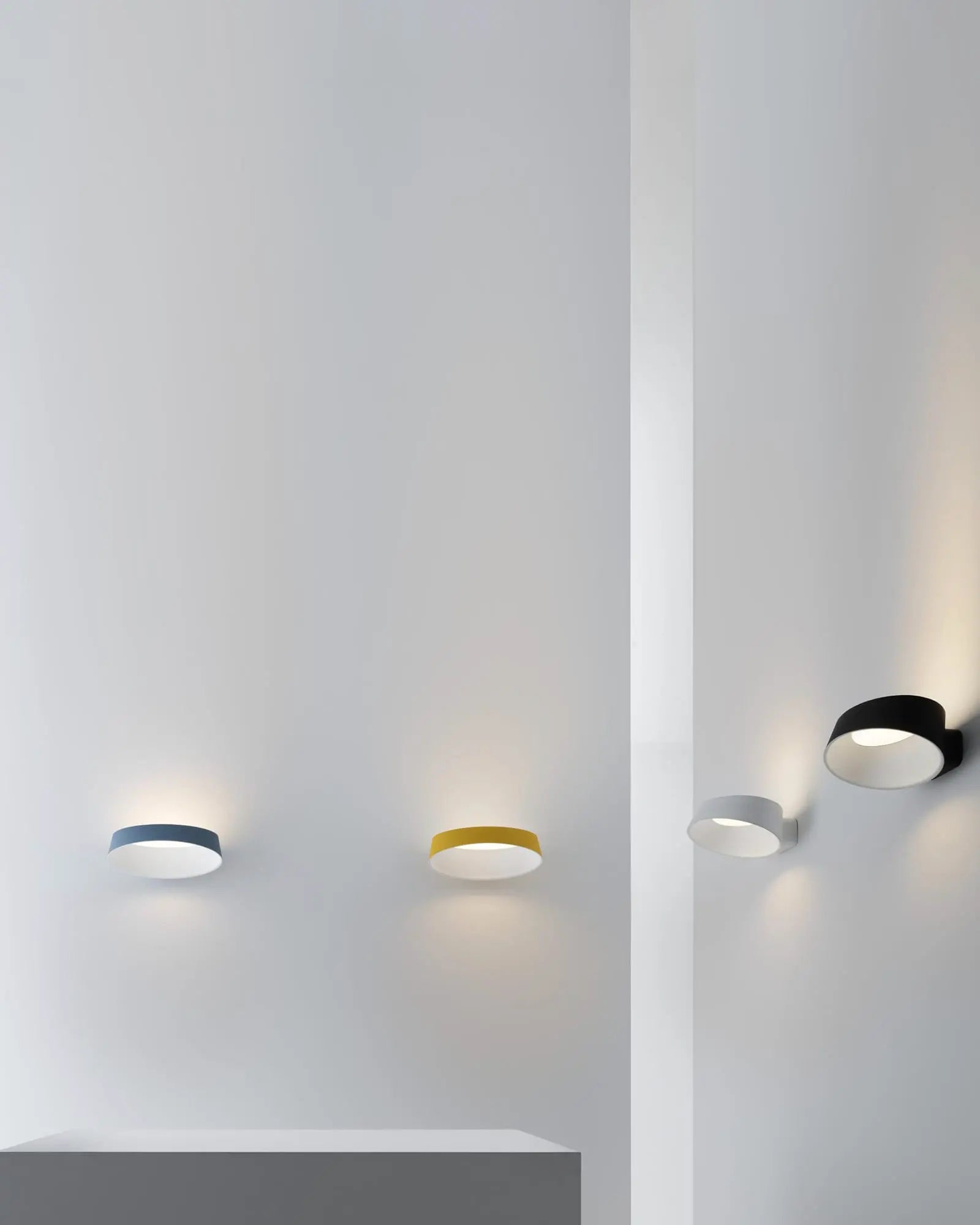 Oxygen Wall Light 