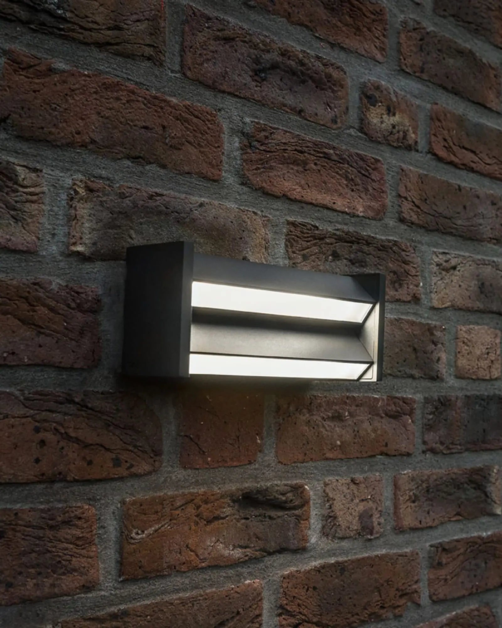 Slat modern outdoor wall light