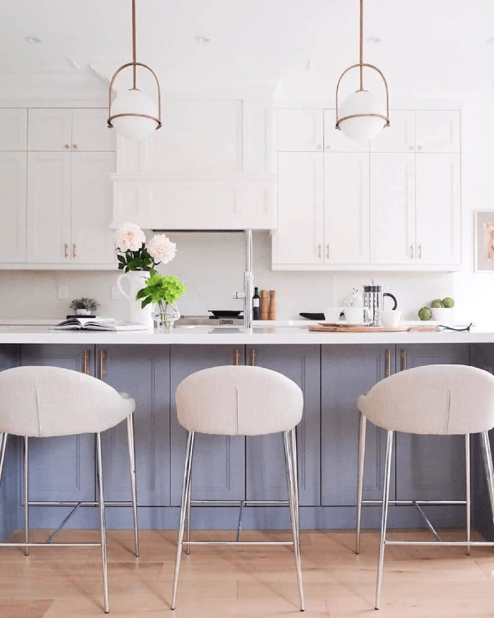 Somerset pendant light cluster above kitchen island