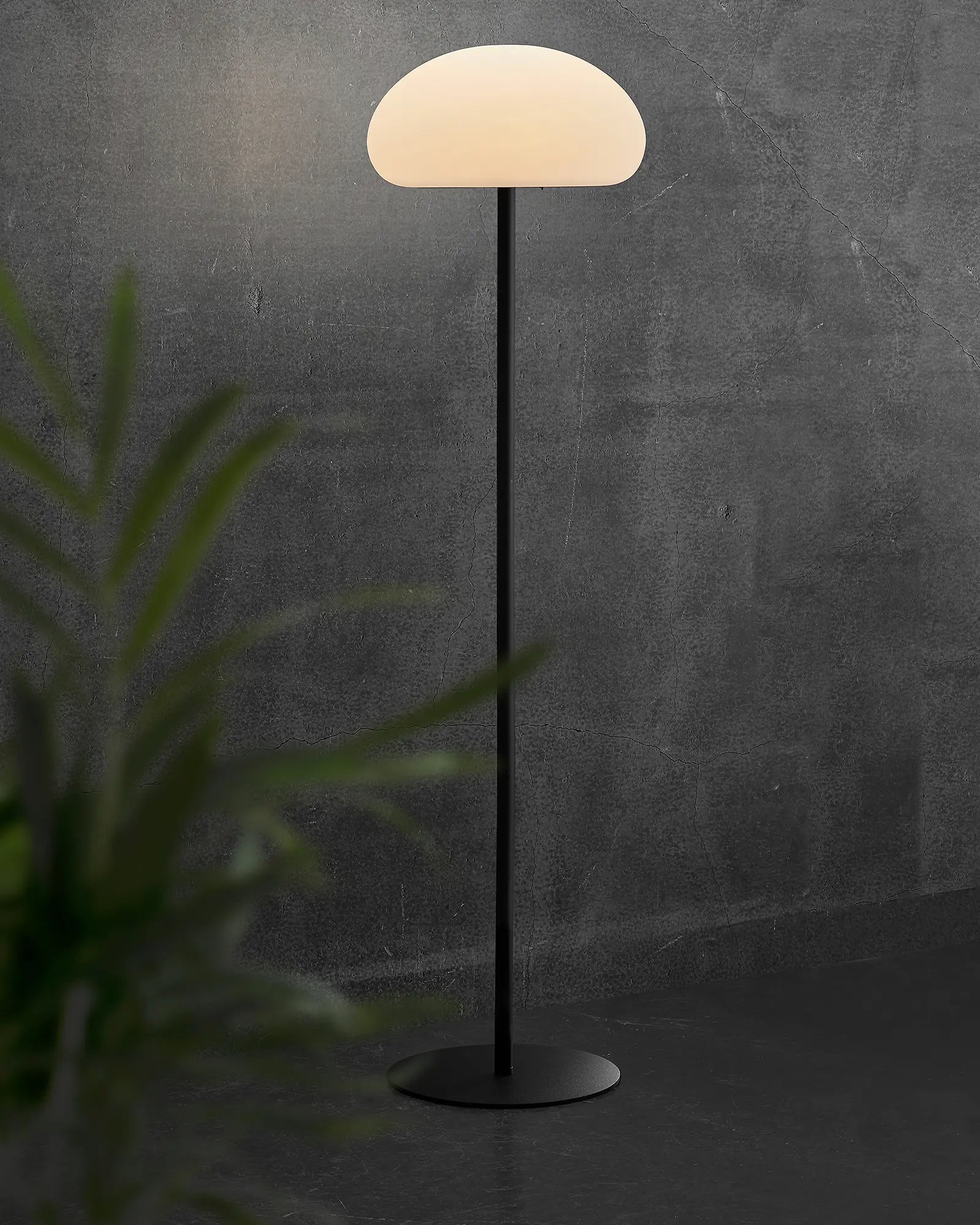 Sponge outdoor minimal floor lamp