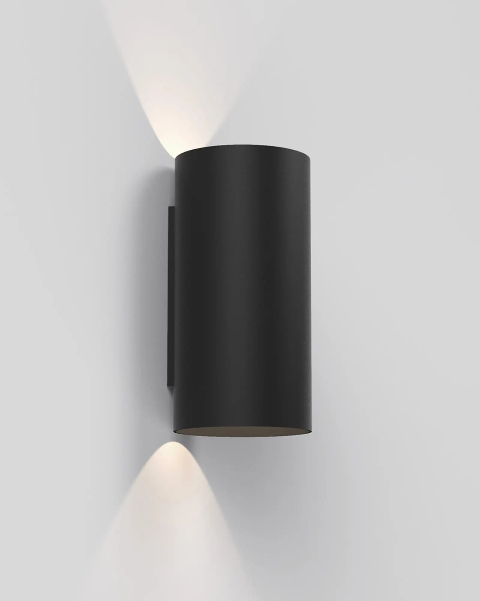 Yuma 2400 minimal modern wall light black