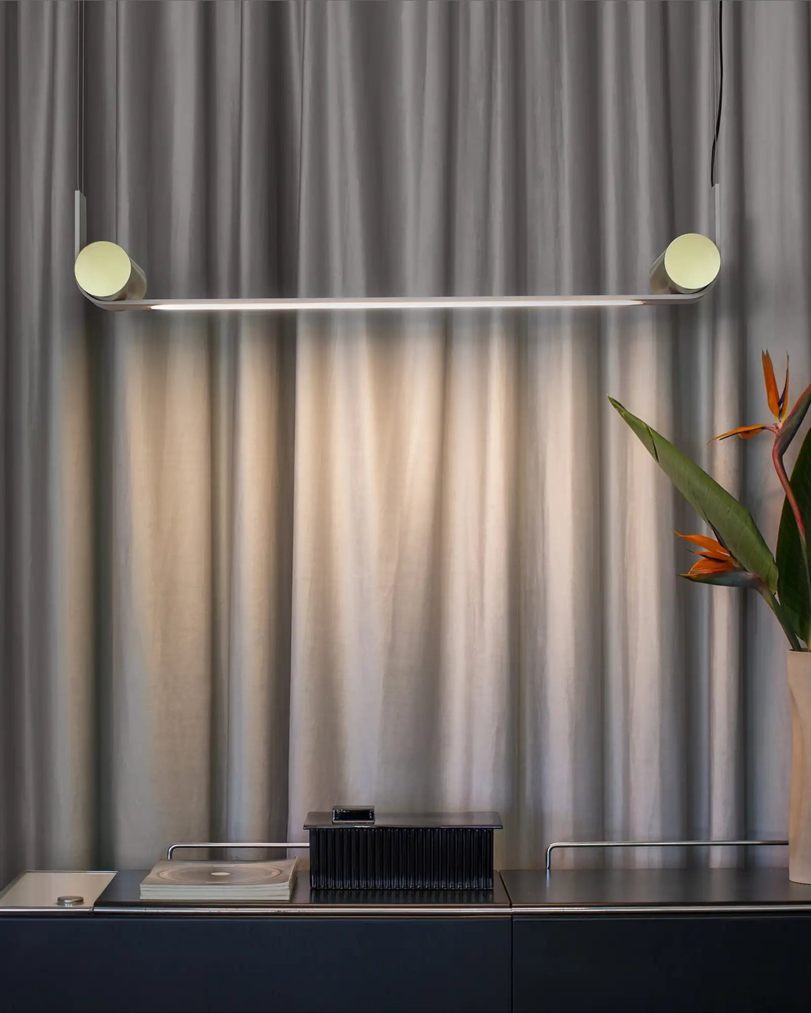 Nastro Linear Pendant Light